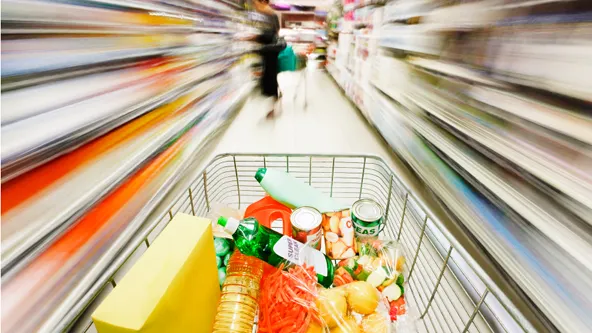 Semnal de alarmă. Un aditiv alimentar comun, legat de creșterea cazurilor de sinucidere la tineri