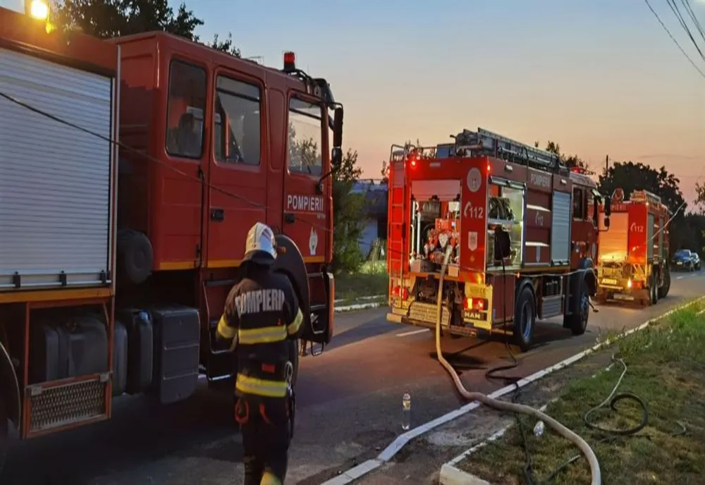 Tragedie în vacanță. Cinci turiști au ajuns la spital, după ce casa în care se aflau a fost cuprinsă de flăcări