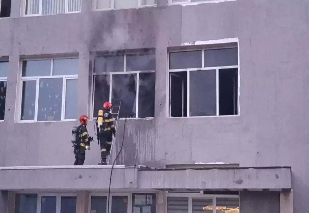 Alertă vineri dimineață la o școală din Turnu Severin după izbucnirea unui incendiu