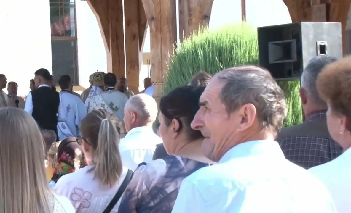 Procesiune spectaculoasă în Maramureș! Mii de oameni au refăcut traseul de pelerinaj de Adormirea Maicii Domnului