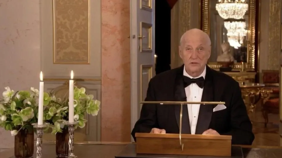 Regele Harald al Norvegiei, în stare „foarte gravă”: Sute de persoane s-au adunat în fața Palatului din Oslo