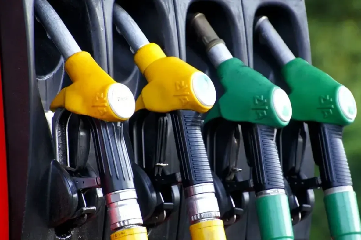 Motorina se apropie de 11 lei pe litru. Noi scumpiri la principalele benzinării din România
