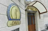 Șefii din industria de armament, acuzați de luare de mită, vor să fie liberi. DNA îi vrea în arest