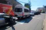 Dezastru provocat de un șofer de autobuz băut în Mediaș. Avea 1,26 mg/l alcool și a lovit 12 mașini: 22 de persoane au fost implicate