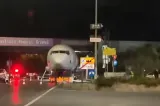 Avion de pasageri, blocat sub un pod în Balotești în timpul unui transport agabaritic