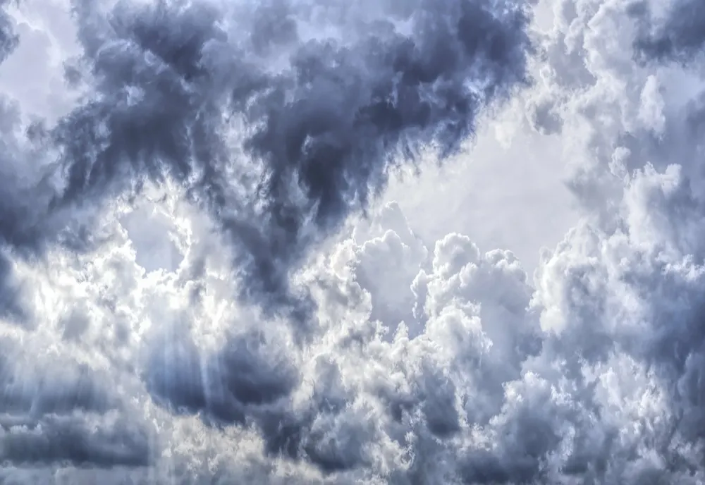 Avertisment meteo: Cod portocaliu de vânt puternic în 13 județe din țară