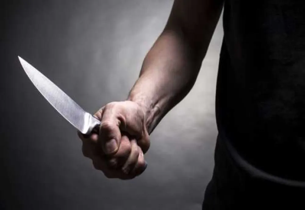 Un șofer din Neamț a fost înjunghiat după o șicanare în trafic. Agresorul, reținut de poliție