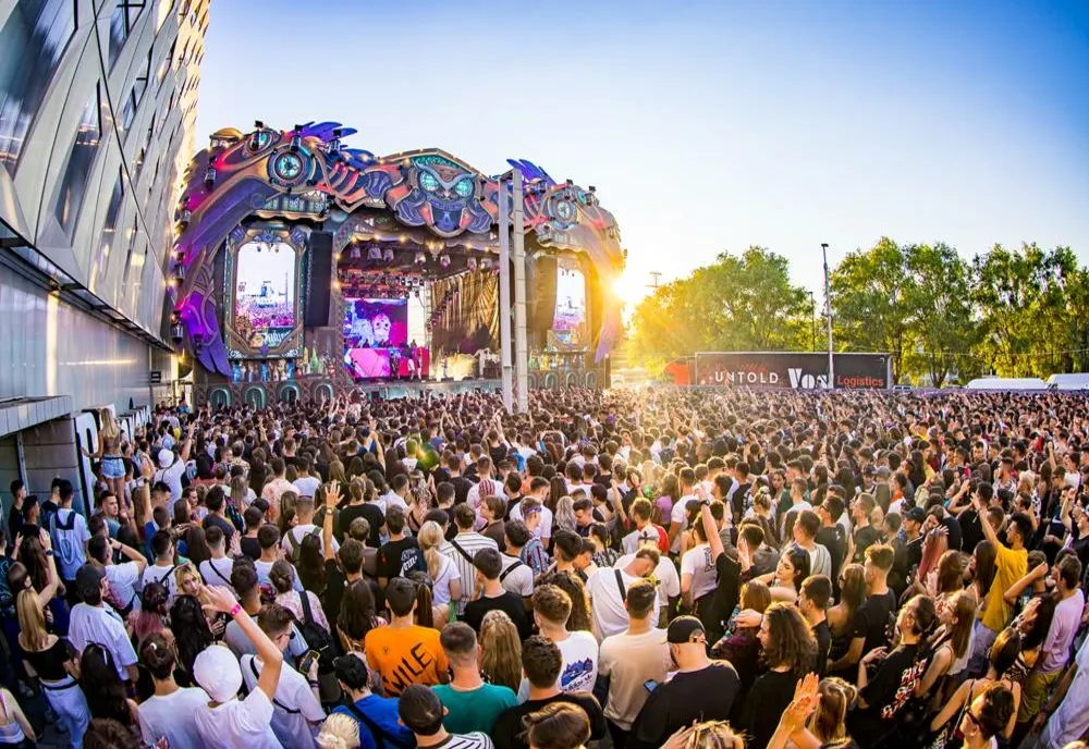 Atmosferă incendiară la Cluj. Peste 85.000 de persoane au fost prezente în prima zi a Festivalul Untold