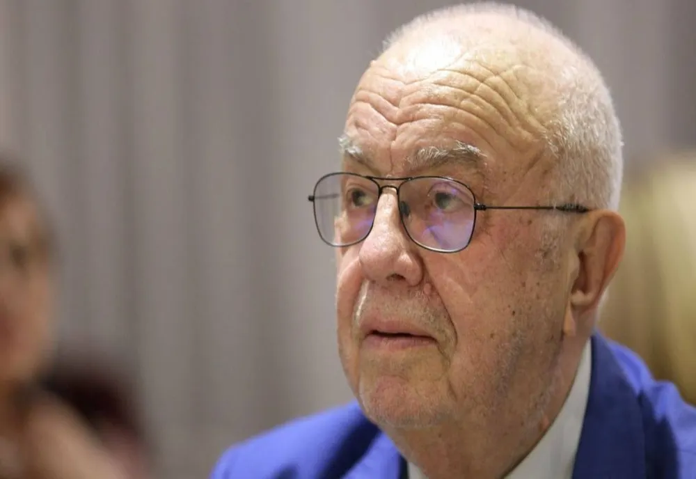 Actorul Alexandru Arşinel, internat în spital. Conform medicilor, a fost transferat la ATI