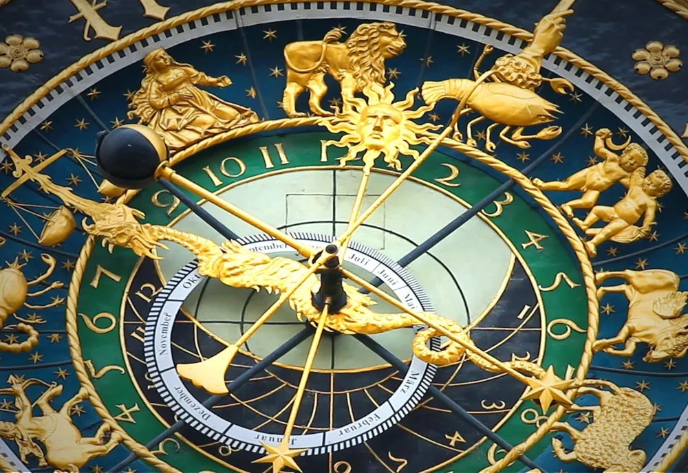 Horoscopul zilei de sâmbătă, 21 octombrie. Sentimente copleșitoare, stârnite de haoticul Pluto. Patru zodii puternice vor ieși din încurcătură