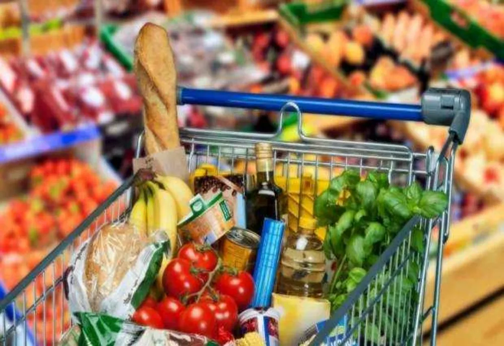 Executivul ar putea prelungi cu încă 3 luni plafonarea adaosului comercial la alimentele de bază