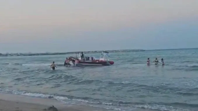 Bărbat salvat de la înec lângă Mangalia