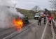 Accident grav în Vinerea Mare: mașină cuprinsă de flăcări după impact. Pericol de explozie din cauza unei instalații GPL